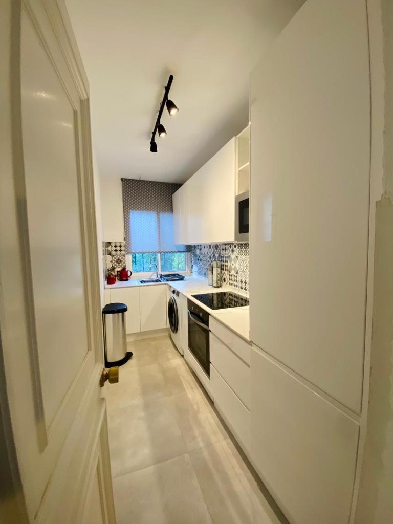 Benamara Gardens Apartment エステポナ エクステリア 写真